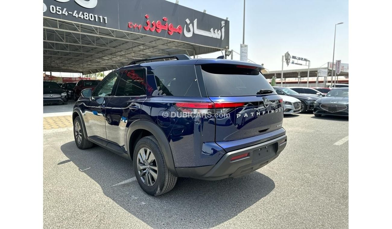 Nissan Pathfinder SV