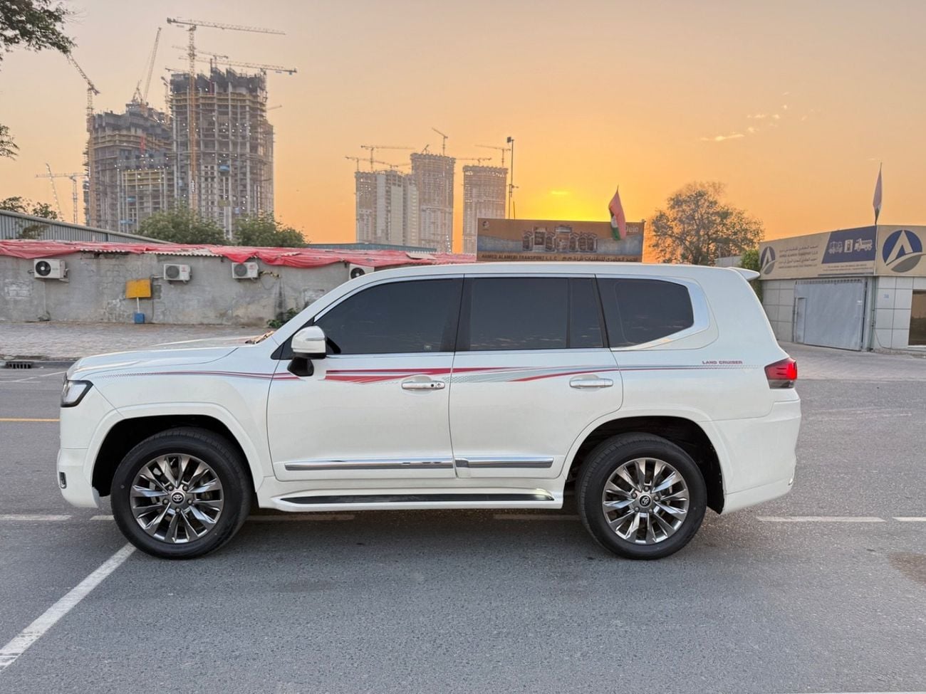 Toyota Land Cruiser GXR 4.0L (271 HP) AWD 2013 GXR 4.0L 4WD FACELIFTED 2025 WITH EXTERIOR GCC IN EXCELLENT CONDITION