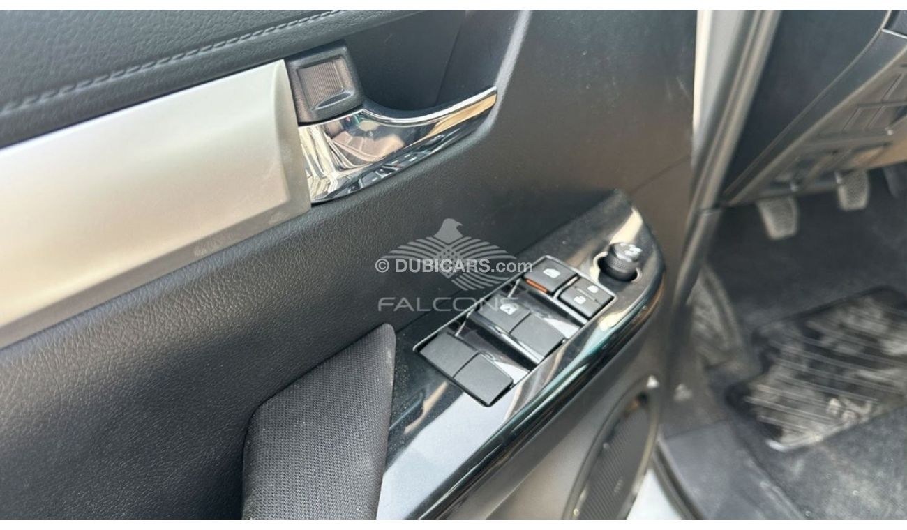 Toyota Hilux 2.4L DC 4WD TURBO DIESEL ACTIVE MT(EXPORT ONLY)