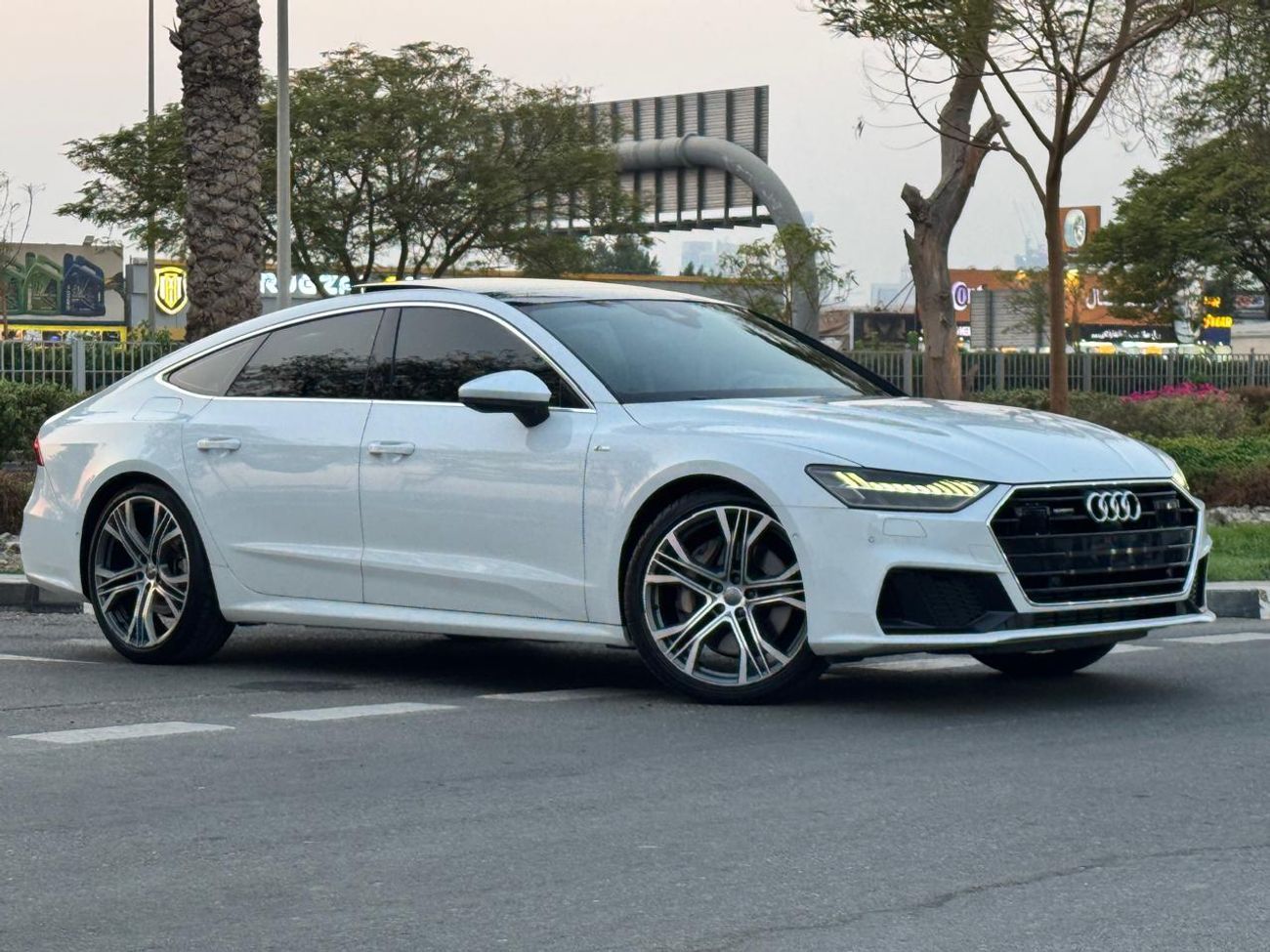 Audi A7 55 TFSI quattro S-Line Style & Comfort package 3.0L AUDI A7 55 TFSI QUATTRO SPORT BACK 2019 GCC IN P