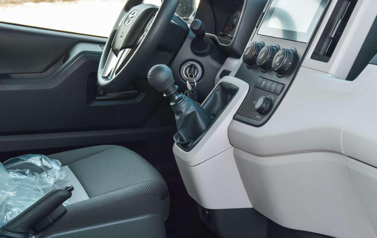 Toyota Hiace DX 3.5L FWD PETRTOL MT VAN 2026