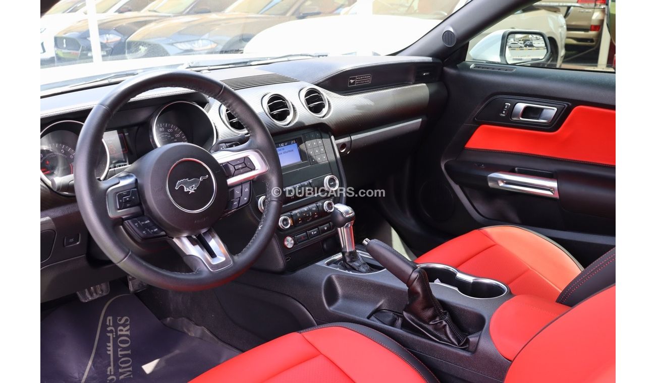 Ford Mustang Ford Mustang EcoBoost / 2020 / USA