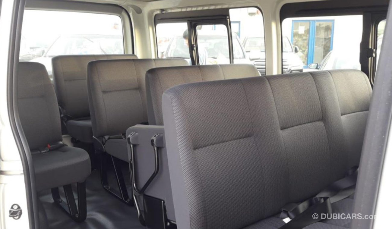 Toyota Hiace Toyota Hiace Diesel 3.0L Engine 15 Seater  Manual Transmission Can be Exported