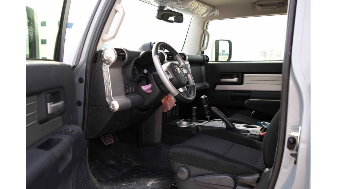 Toyota FJ Cruiser 2023 Toyota FJ Cruiser 4.0 Xtreme V 2 Air Bag - Grey inside Grey | Export Only