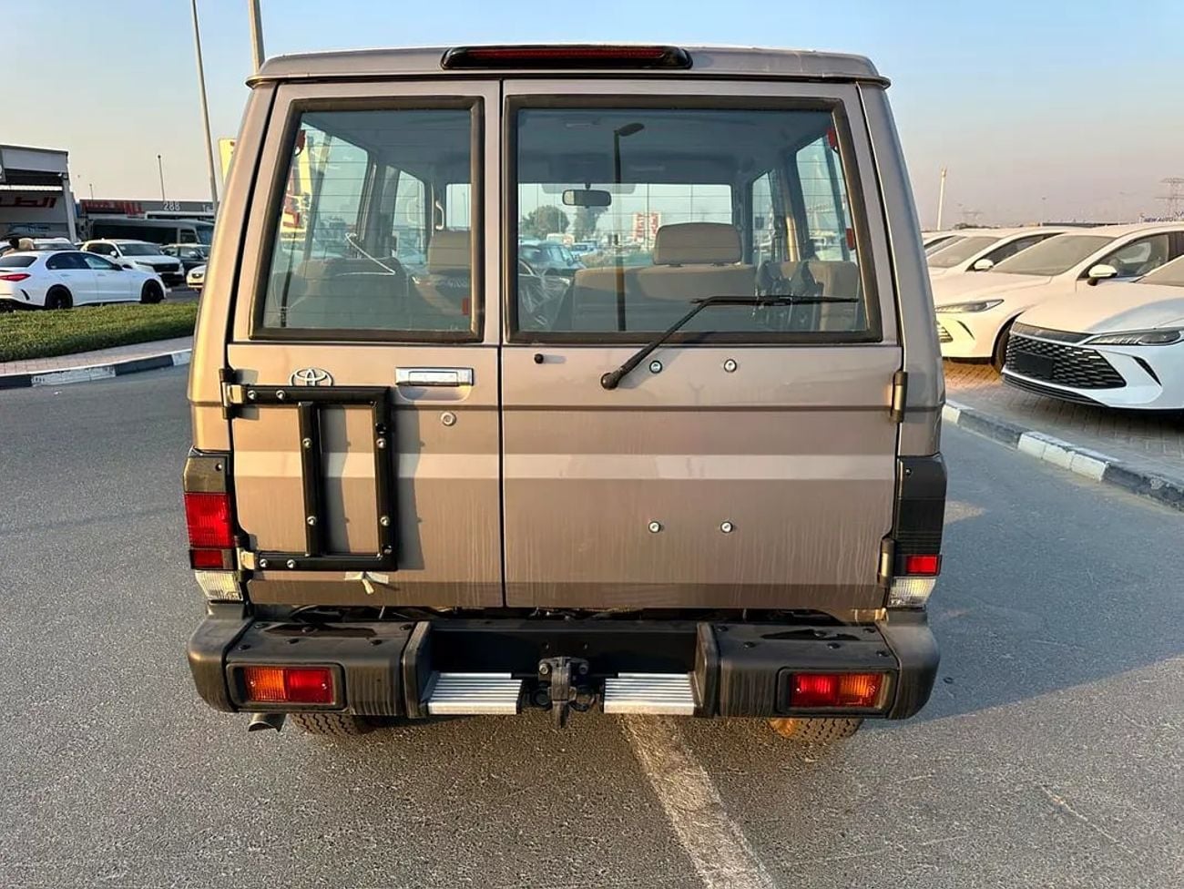 تويوتا لاند كروزر 70 Land Cruiser 71 Base 4.0L - GCC Specs - 3 Door Brand
