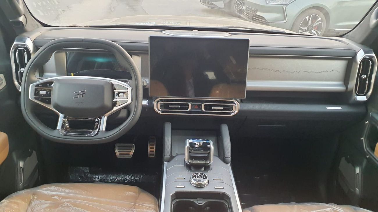 جيتور T2 JETOUR T2 2.0L | 5-Seater | Elegant Black Exterior & Premium Beige Interior