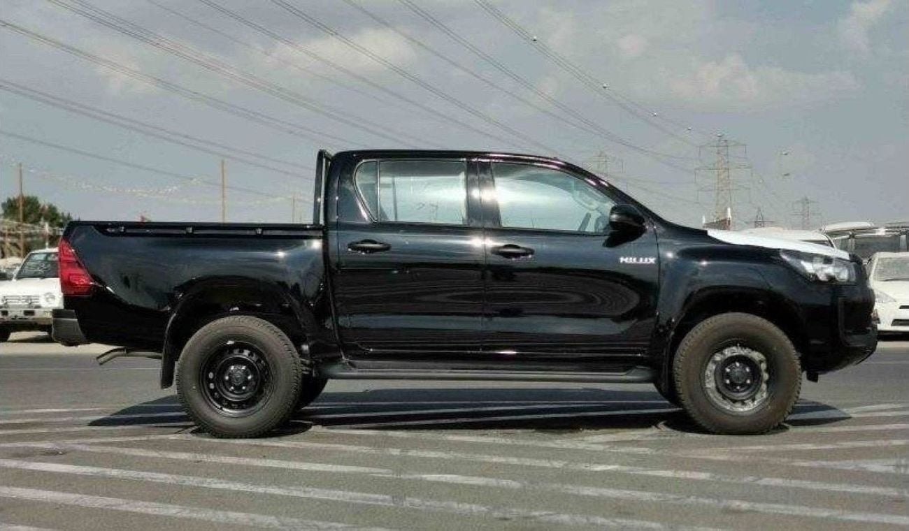 تويوتا هيلوكس GL HILUX 2.4L MED OPTION DIESEL