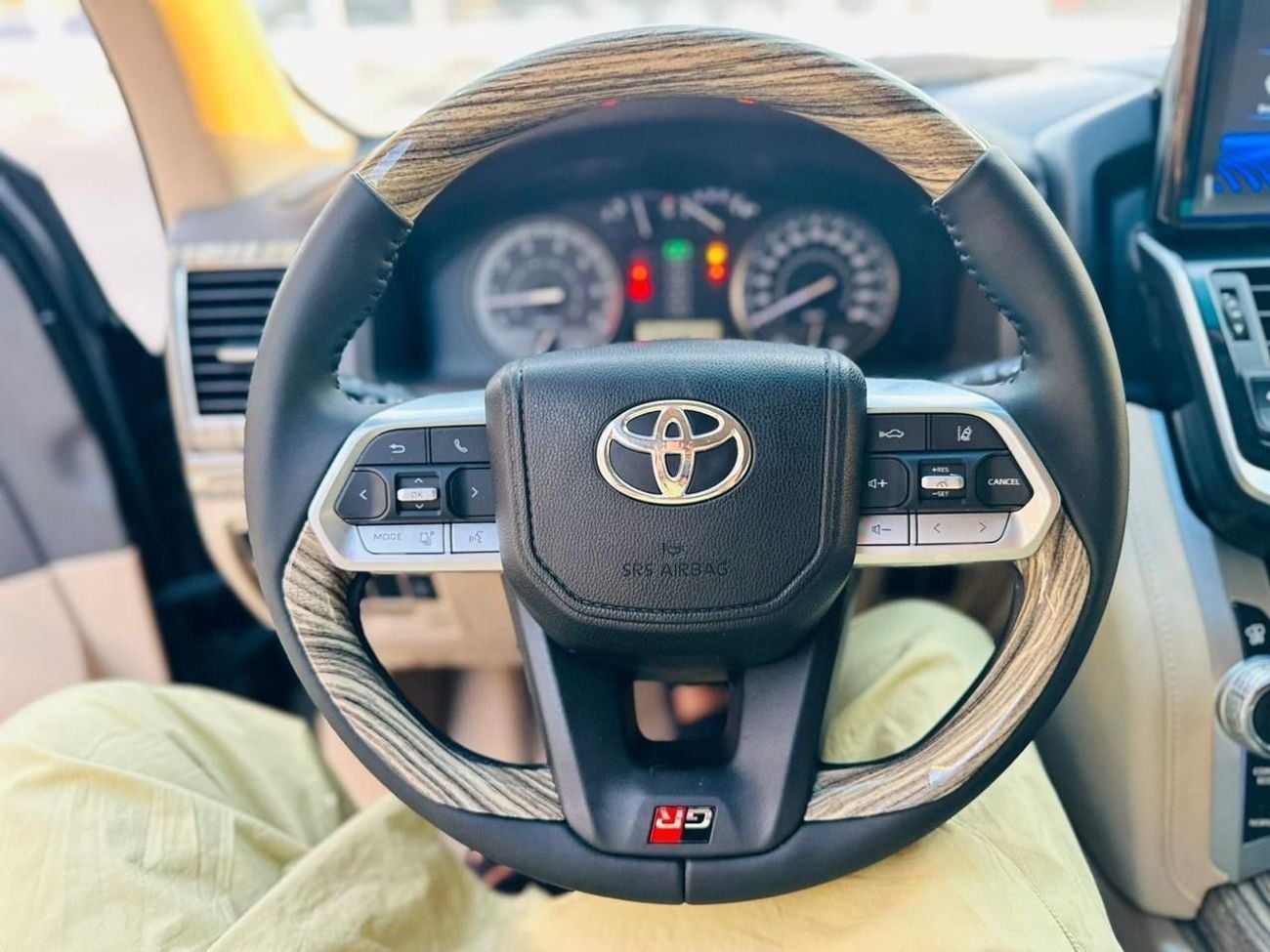 Toyota Land Cruiser GXR Toyota Landcruiser 2019 Facelift 2024 V6