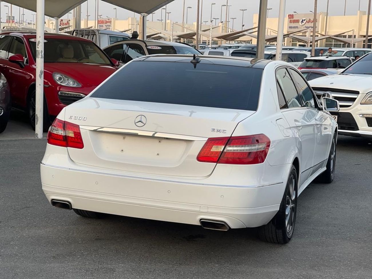 Mercedes-Benz E300 Avantgarde Mercedes E300 AMG_Gulf_2013_excellent condition_Full option