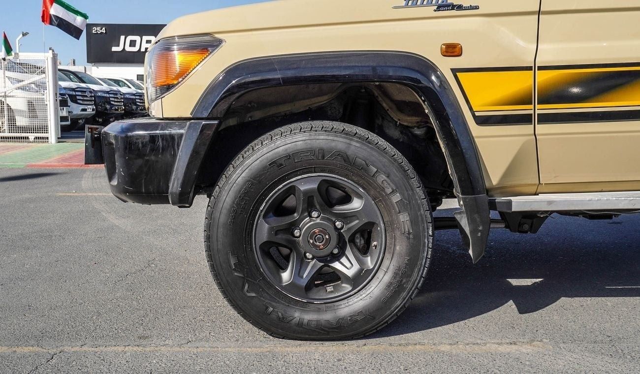 تويوتا لاند كروزر بيك آب 4.5L V8 Diesel M/T. Single Cabin