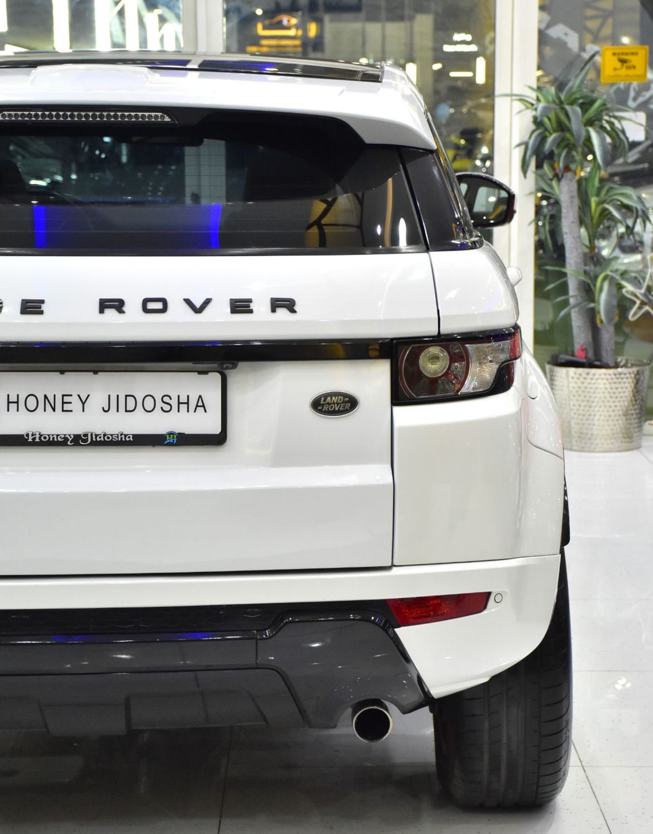 لاند روفر رانج روفر إيفوك EXCELLENT DEAL for our Land Rover Range Rover Evoque ( 2015 Model ) in White Color GCC Specs