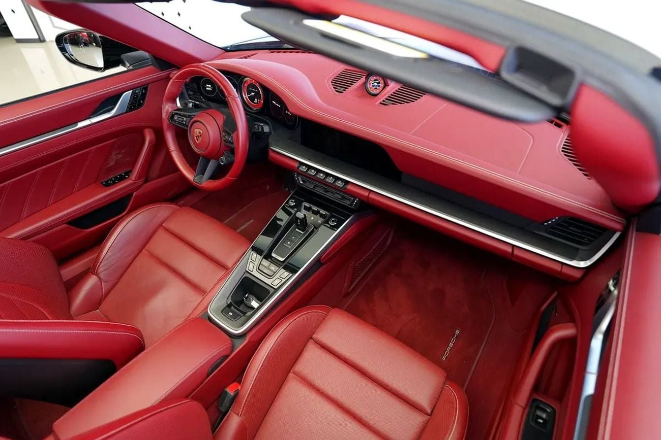 Porsche 911 TURBO S 3.8L (640 HP) Convertible