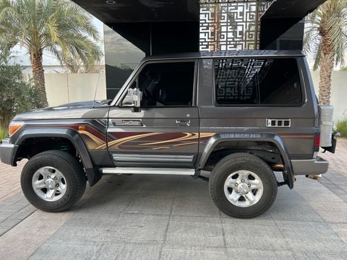 تويوتا لاند كروزر 70