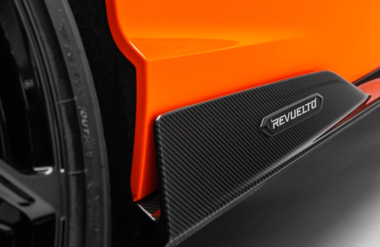 لامبورغيني ريفويلتو 6.5L V-12 Naturally Aspirated Engine + eMotor