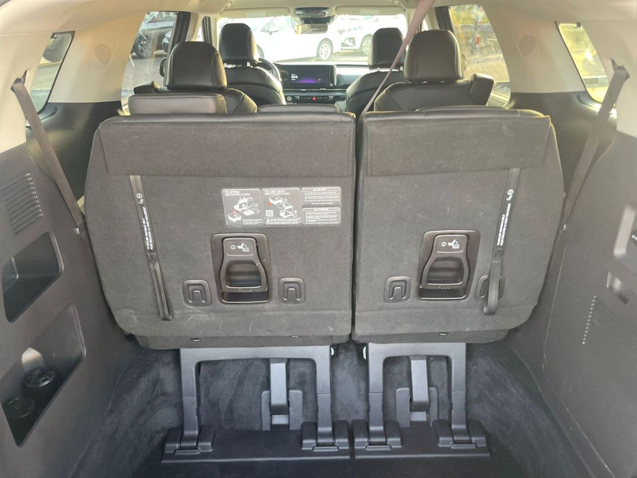 Kia Carnival 2024 Kia Carnival EX 3.5L V6 - Full Option - 8 Seater - Front & Rear Radar Sensor - Trunk / Door Ful