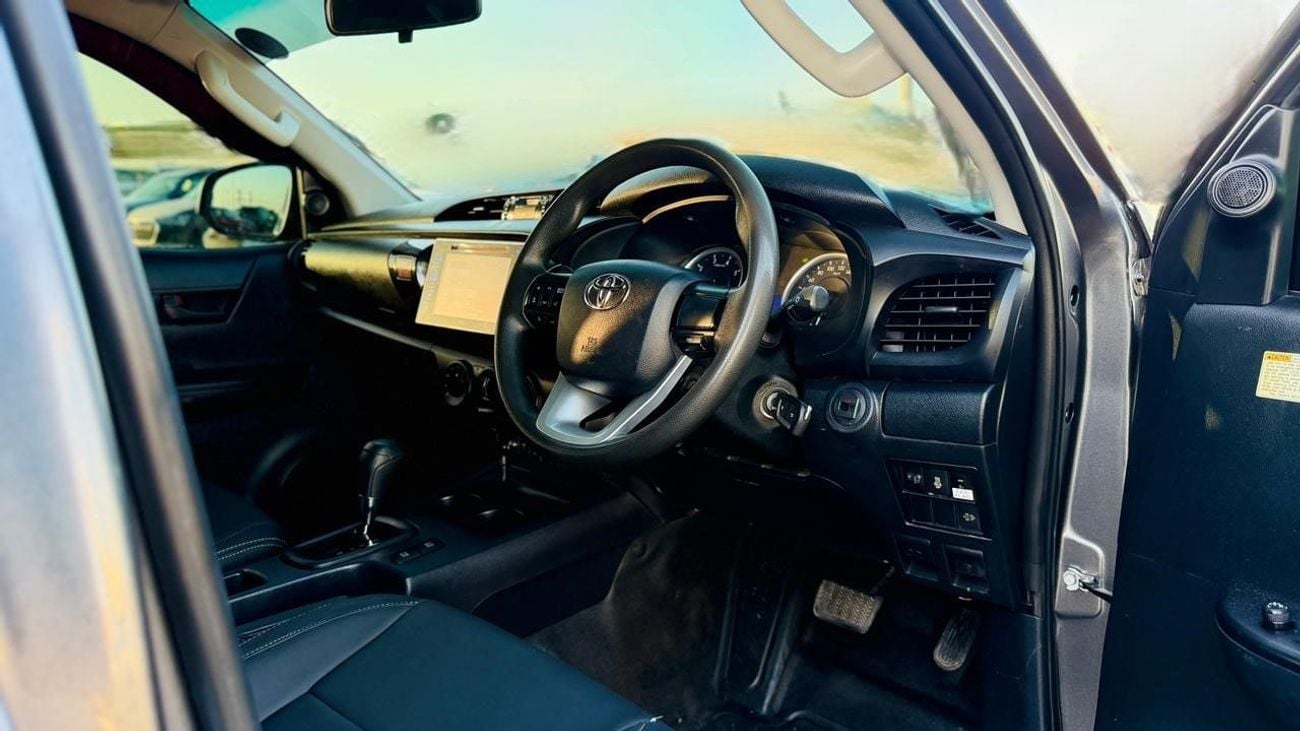 تويوتا هيلوكس 2019 | 2.8L DIESEL ENGINE | AT | RHD | PREMIUM BLACK LEATHER SEATS | ROOF MOUNTED LED LIGHTS | ROLL