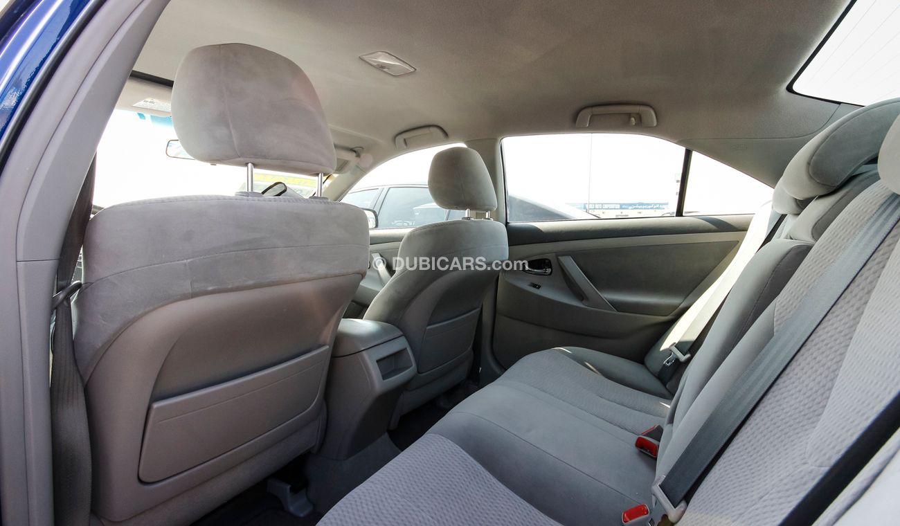 تويوتا كامري LE