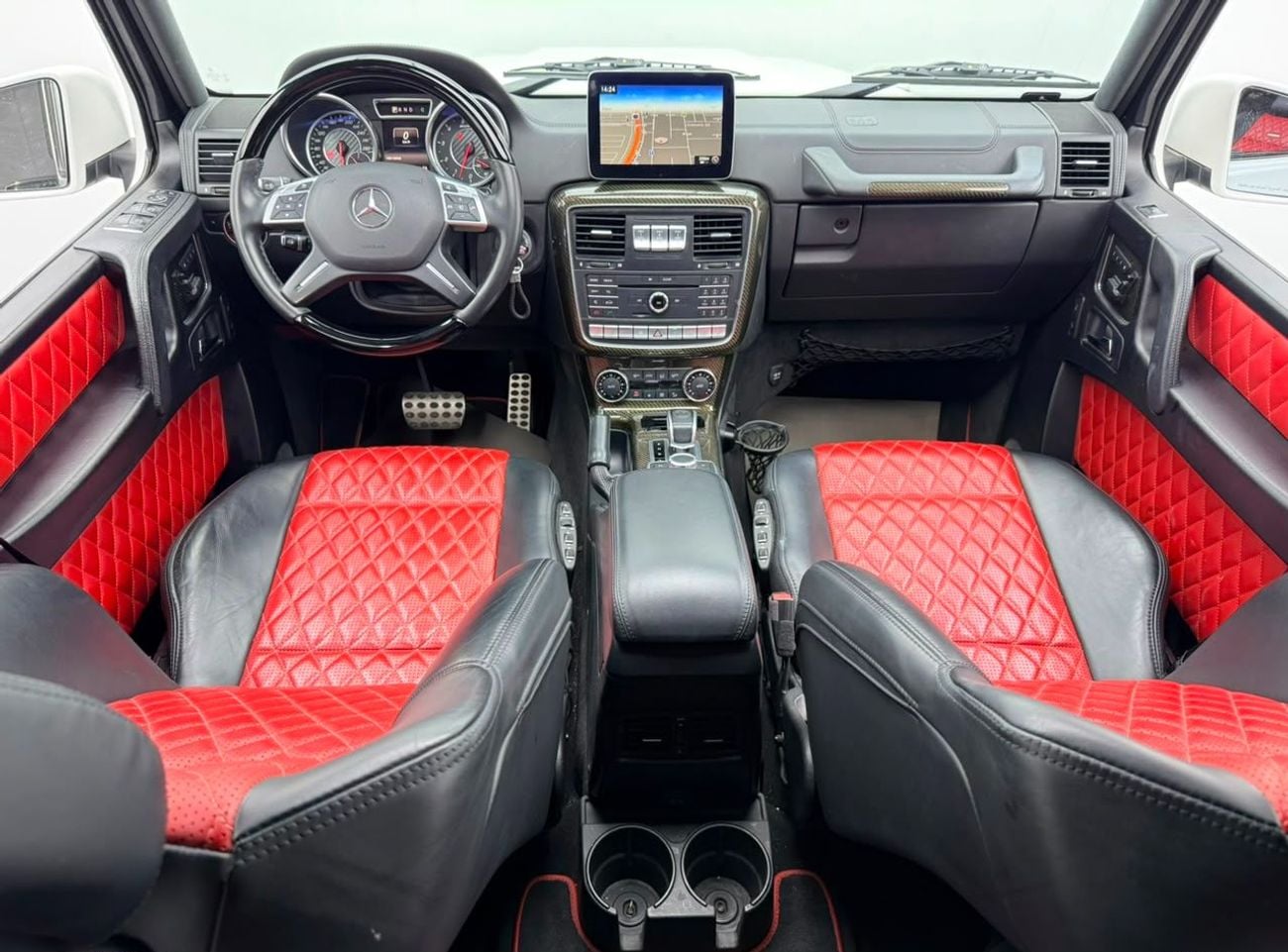 مرسيدس بنز G 63 AMG STD 2017 Mercedes Benz G63 AMG, Service History, Carbon Fiber Interior, Excellent Condition, GCC