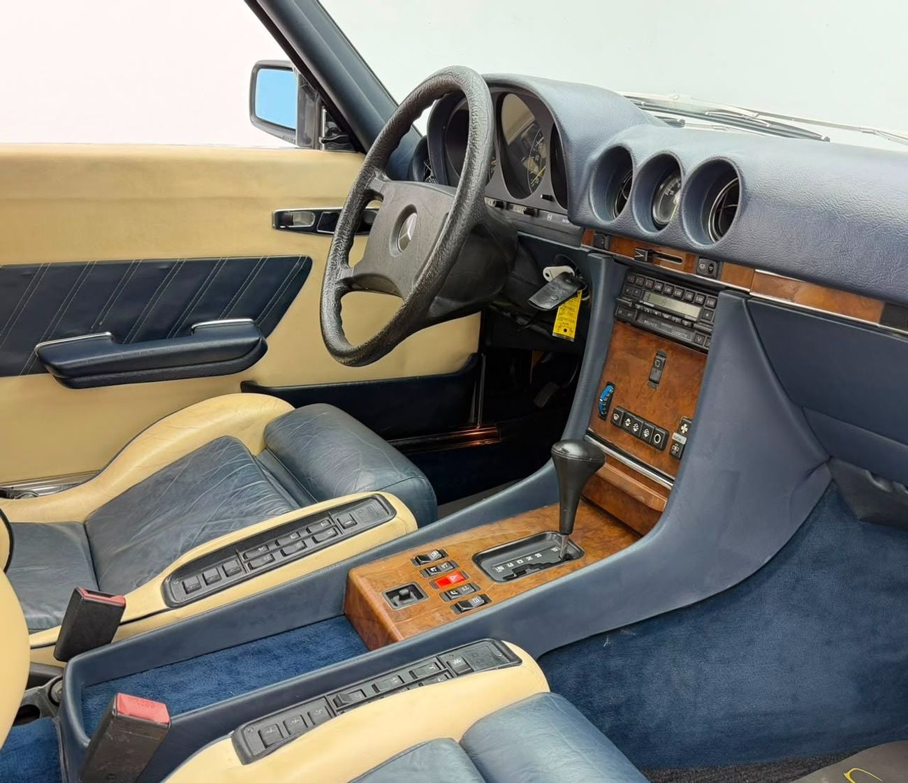 Mercedes Benz 560SL STD