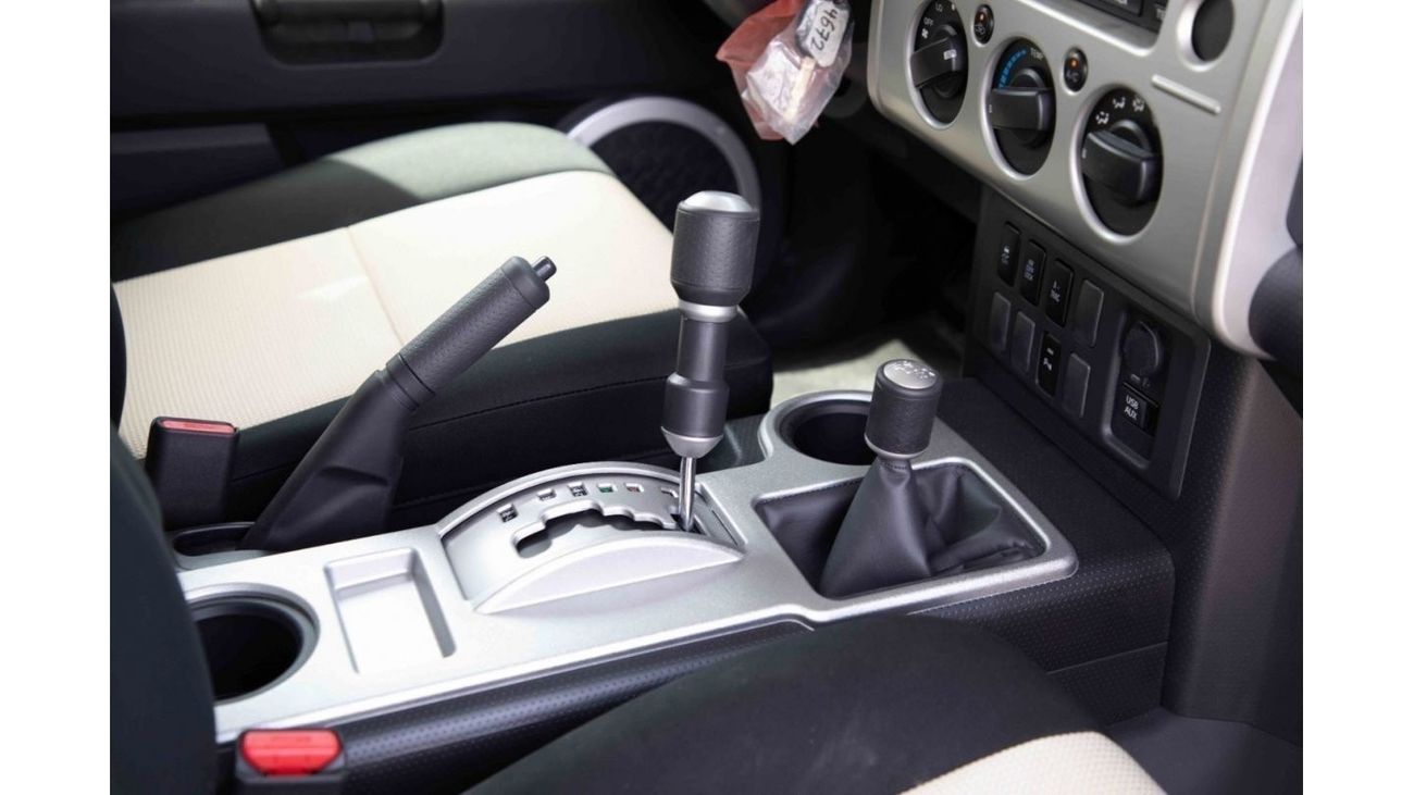 تويوتا إف جي كروزر 2023 Toyota FJ Cruiser 4.0 Final Edition JBL - Beige inside Black | Export Only