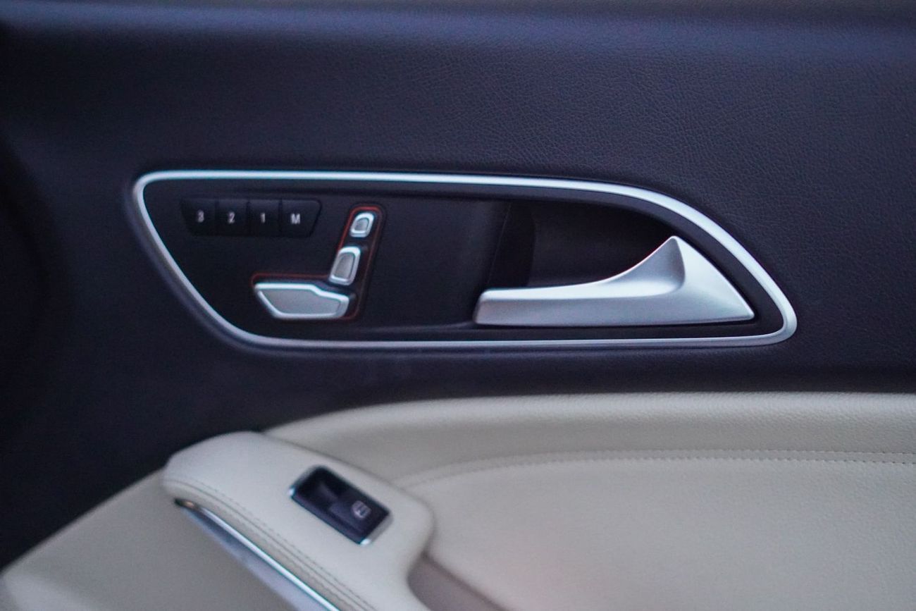 Mercedes-Benz CLA 250 4MATIC