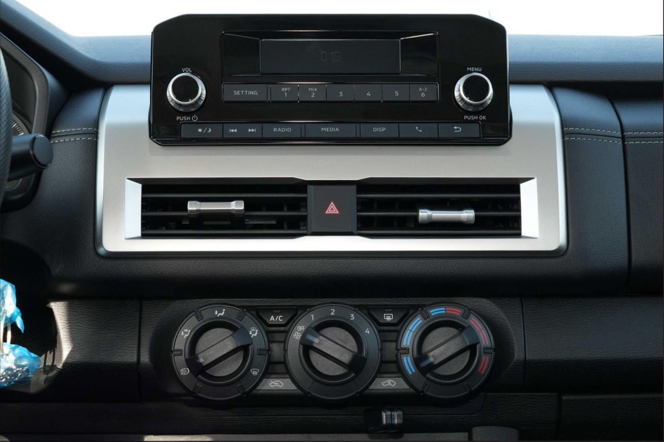 Mitsubishi L200 2.4L GLX 4X4 D/C MID M/T PETROL