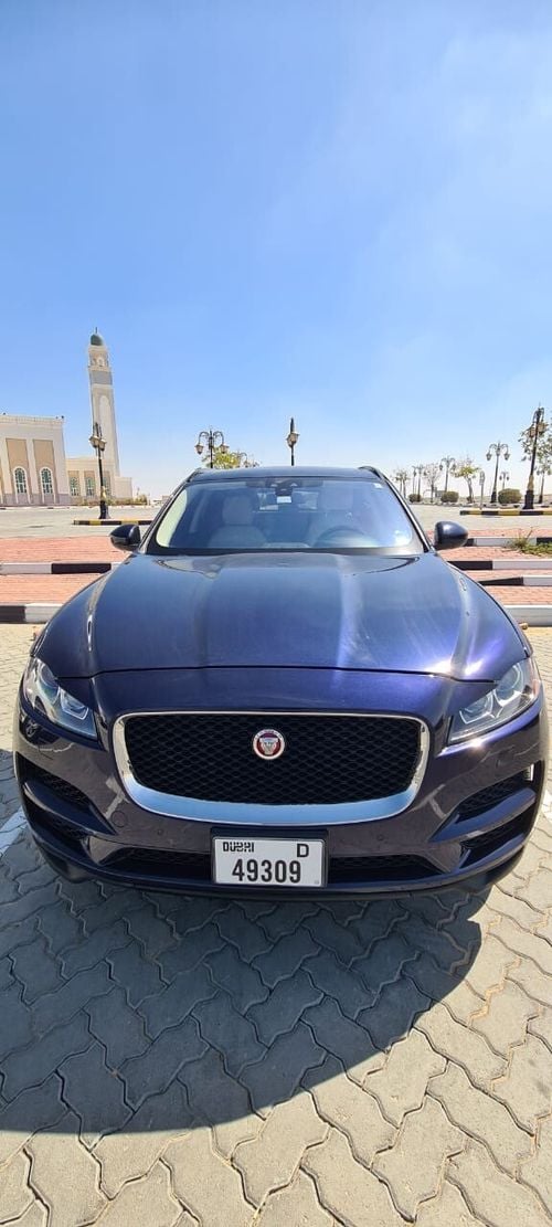 Jaguar F Pace