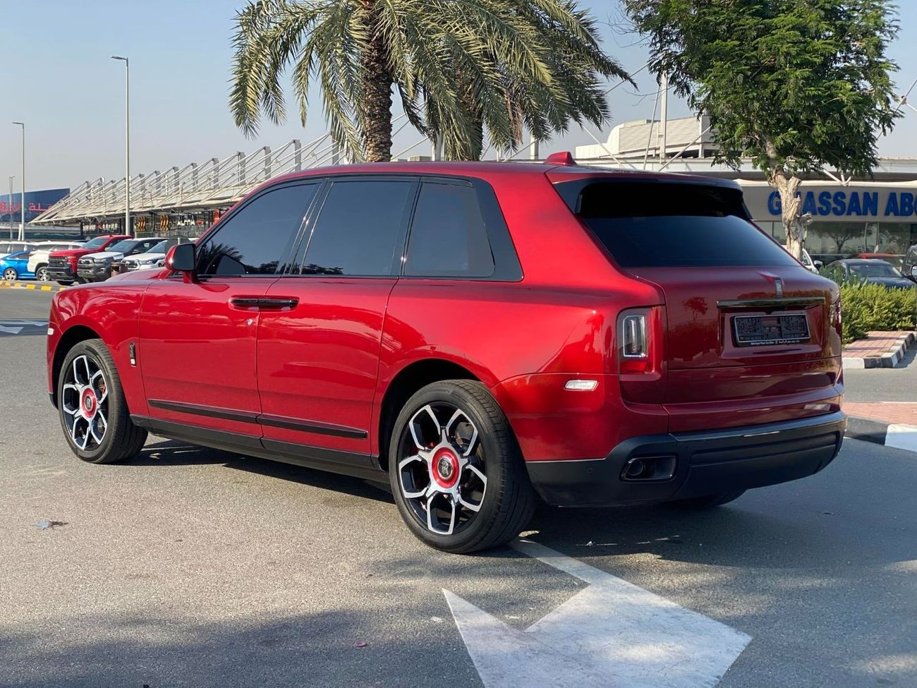 Rolls-Royce Cullinan Black Badge GCC SPEC UNDER WARRANTY NEAT AND CLEAN