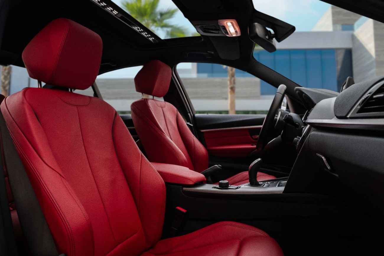 بي أم دبليو 330i 330i M-Kit  | 2,056 P.M  | 0% Downpayment | Excellent Condition!