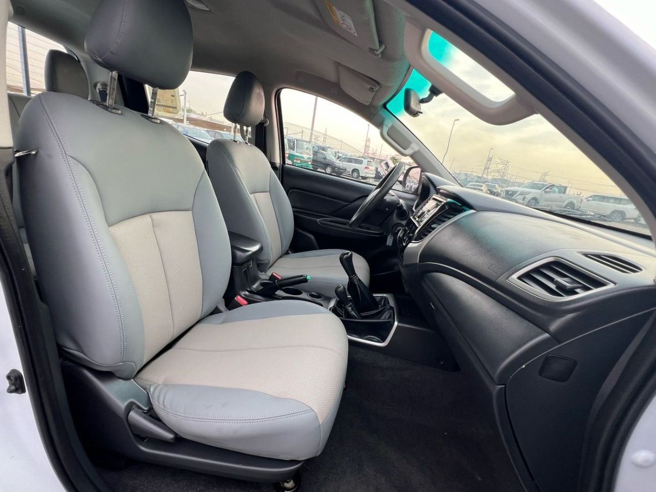 Mitsubishi L200 2019 Mitsubishi L 200 2.4L GL   Pick-Up Petrol 4X4 Manual - Power Window - Double Cabin - GCC spec