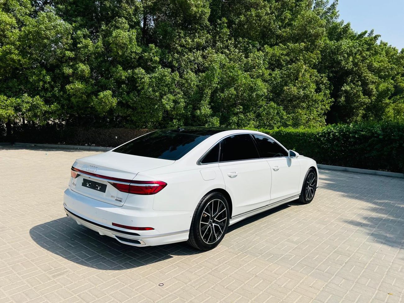 أودي A8 L 60 TFSI quattro 4.0L (460 HP)