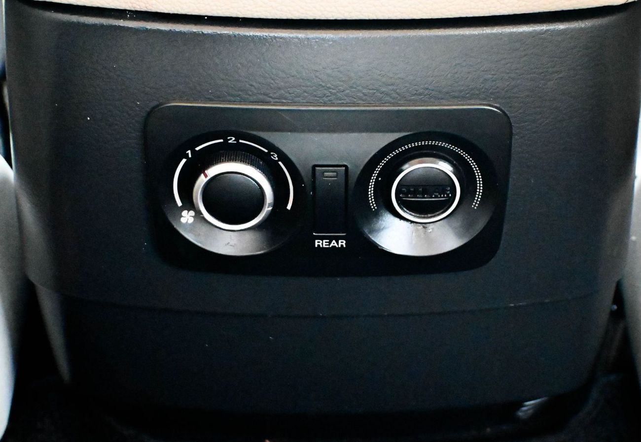 Mitsubishi Pajero GLS Mid 3.8L (274 HP) Mitsubishi Pajero 3.8L 2020 GCC Original Paint accident-free