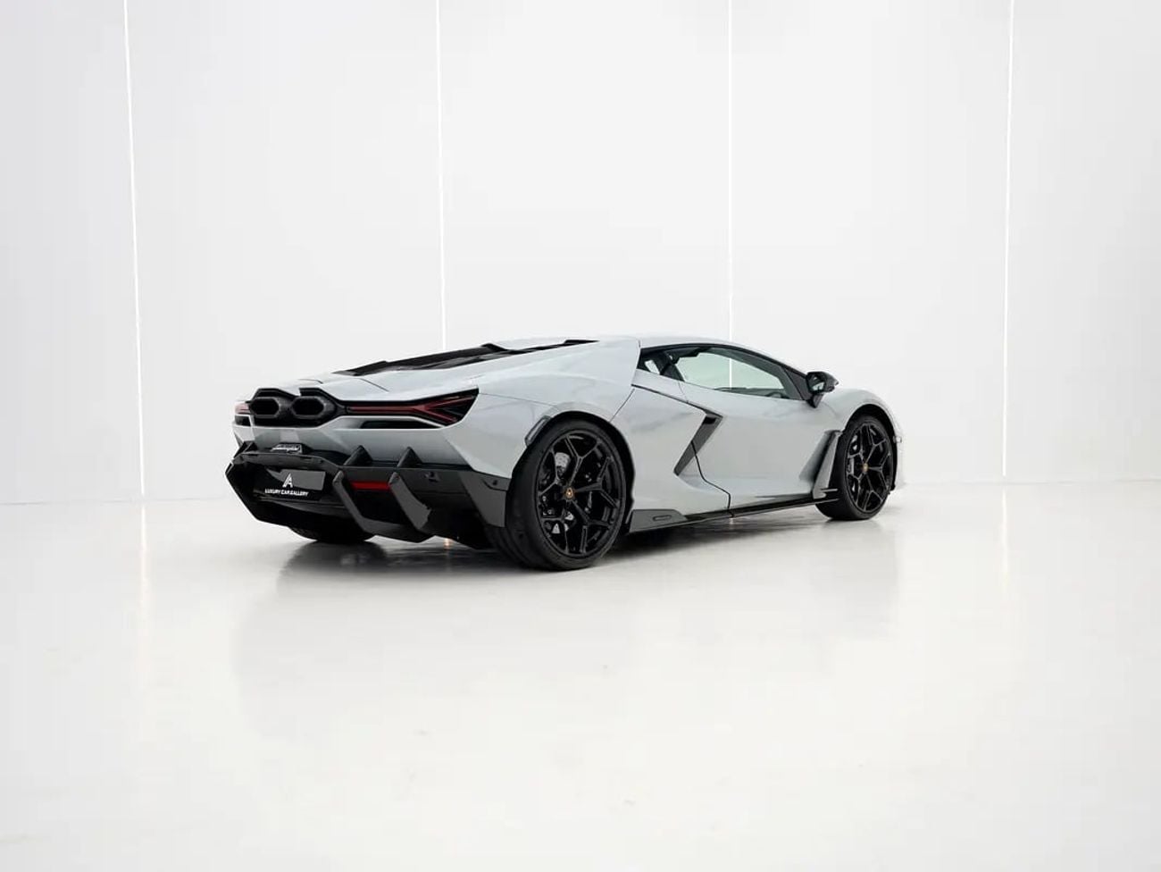 Lamborghini Revuelto SPORTIVA GCC Specs | 3300 km | WARRANTY & SERVICE