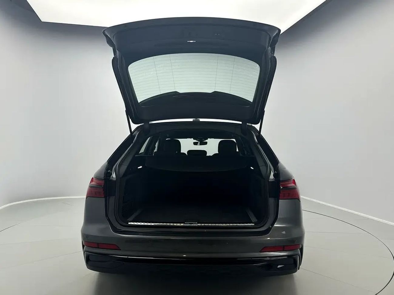 Audi A6 40 TFSI 2.0L Avant 40 TFSI 190hp S line (Ref# 002068) EXCLUSIVE RAMADAN OFFER