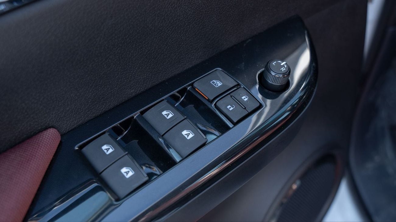 Toyota Hilux 2025 Toyota Hilux SGLX 2.7L MT Petrol with Ventilated Seat