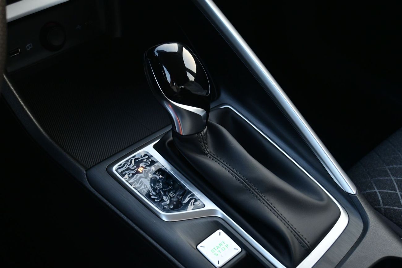 أم جي ZS MG ZS 1.5L Petrol FWD, Model 2025, Color Silver