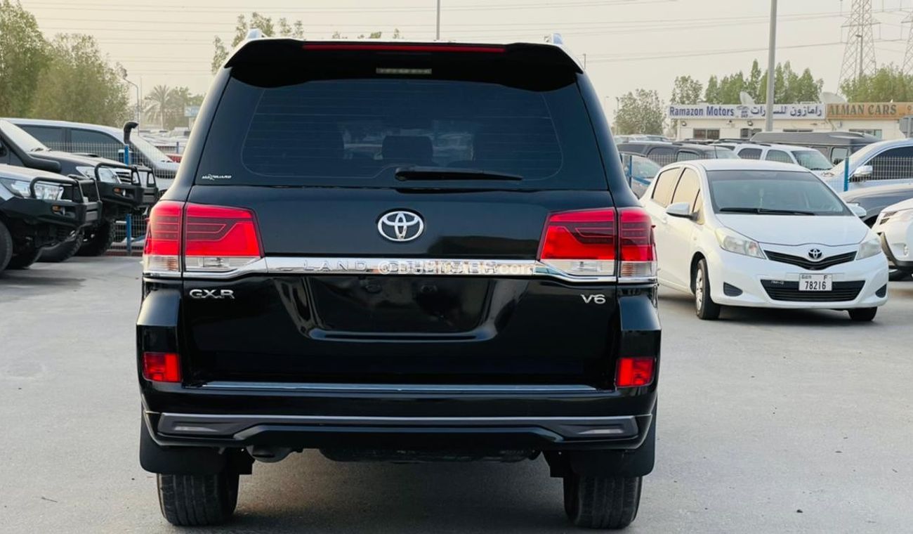 Toyota Land Cruiser 2013 GXR [Face-Lifted 2021] GCC Specs 4.0CC 6 Cylinders Petrol Rear Entertainment Perfect Condition 