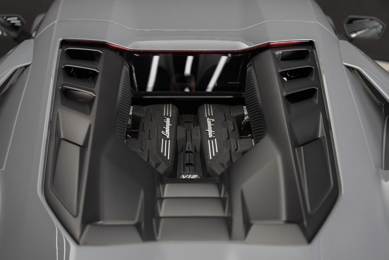 Lamborghini Revuelto 6.5L V12 Hybrid