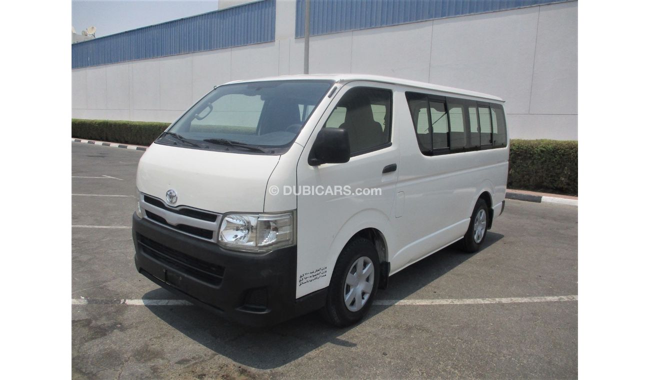 تويوتا هاياس GL - Std سقف باص هايس 13 راكب