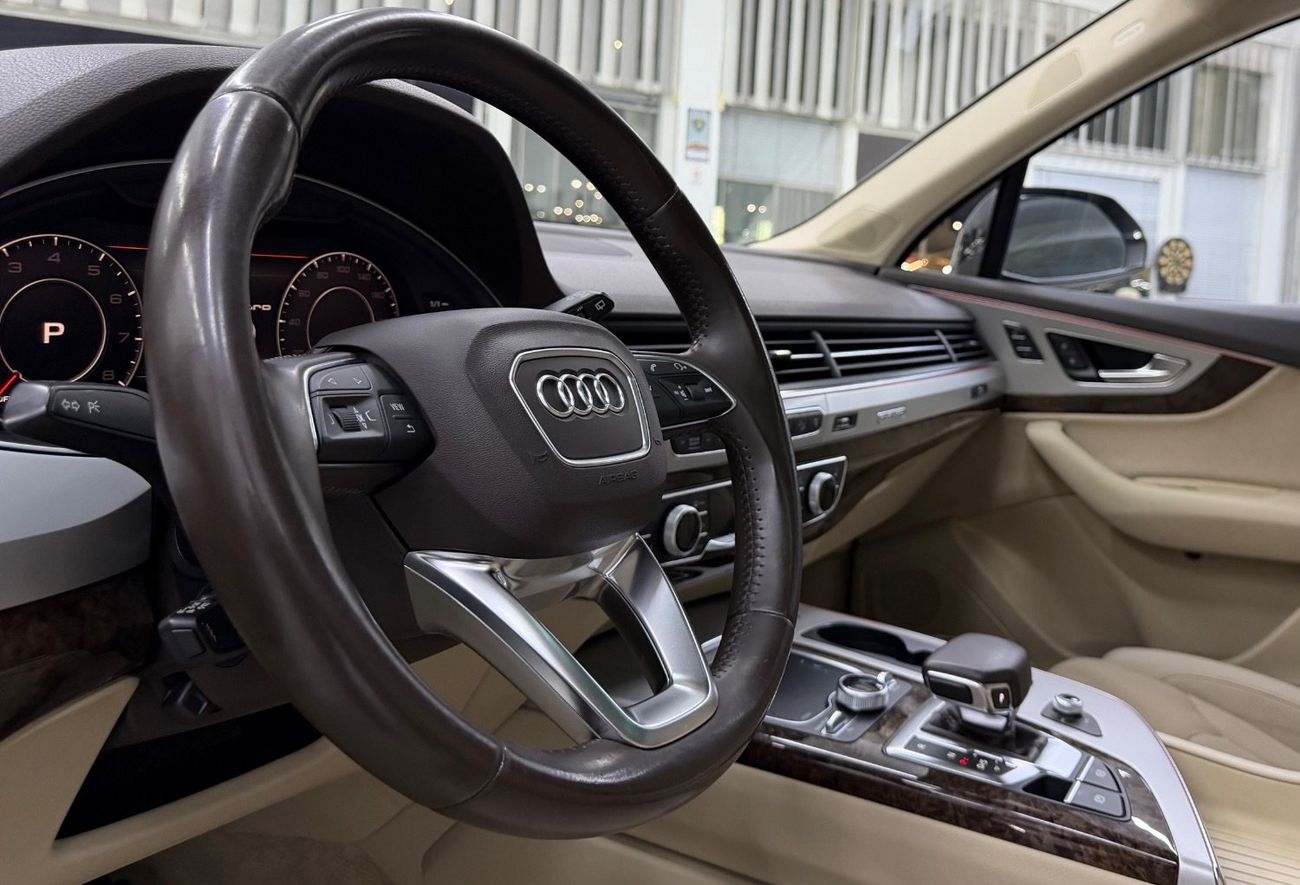 أودي Q7 45 TFSI quattro S-Line Luxury 3.0L