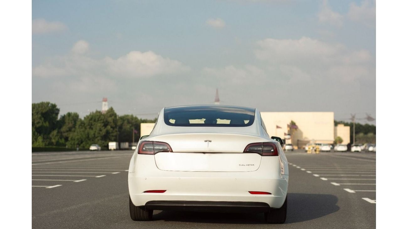 Tesla Model 3 usa All Wheel Drive