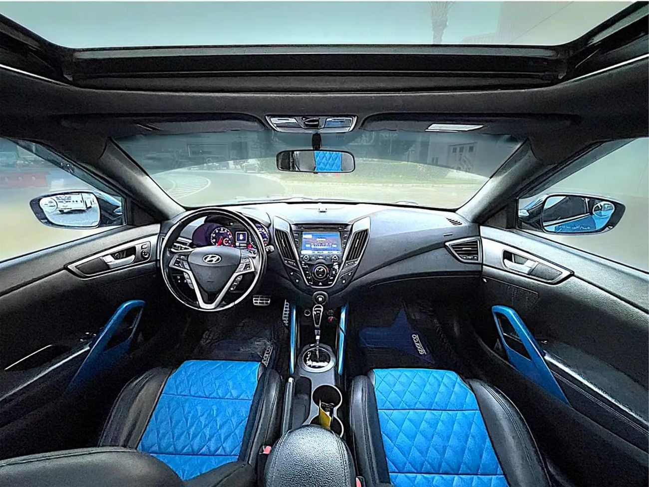 Hyundai Veloster Turbo 1.6L 755 P.M | Turbo GCC Specs - Sporty Hatchback!