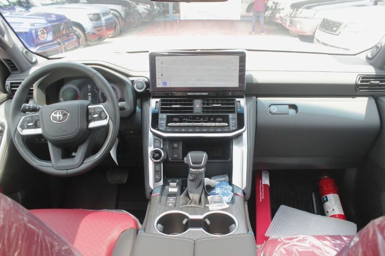 Toyota Land Cruiser VXR , UNDER WARRANTY FROM AL FUTTAIM