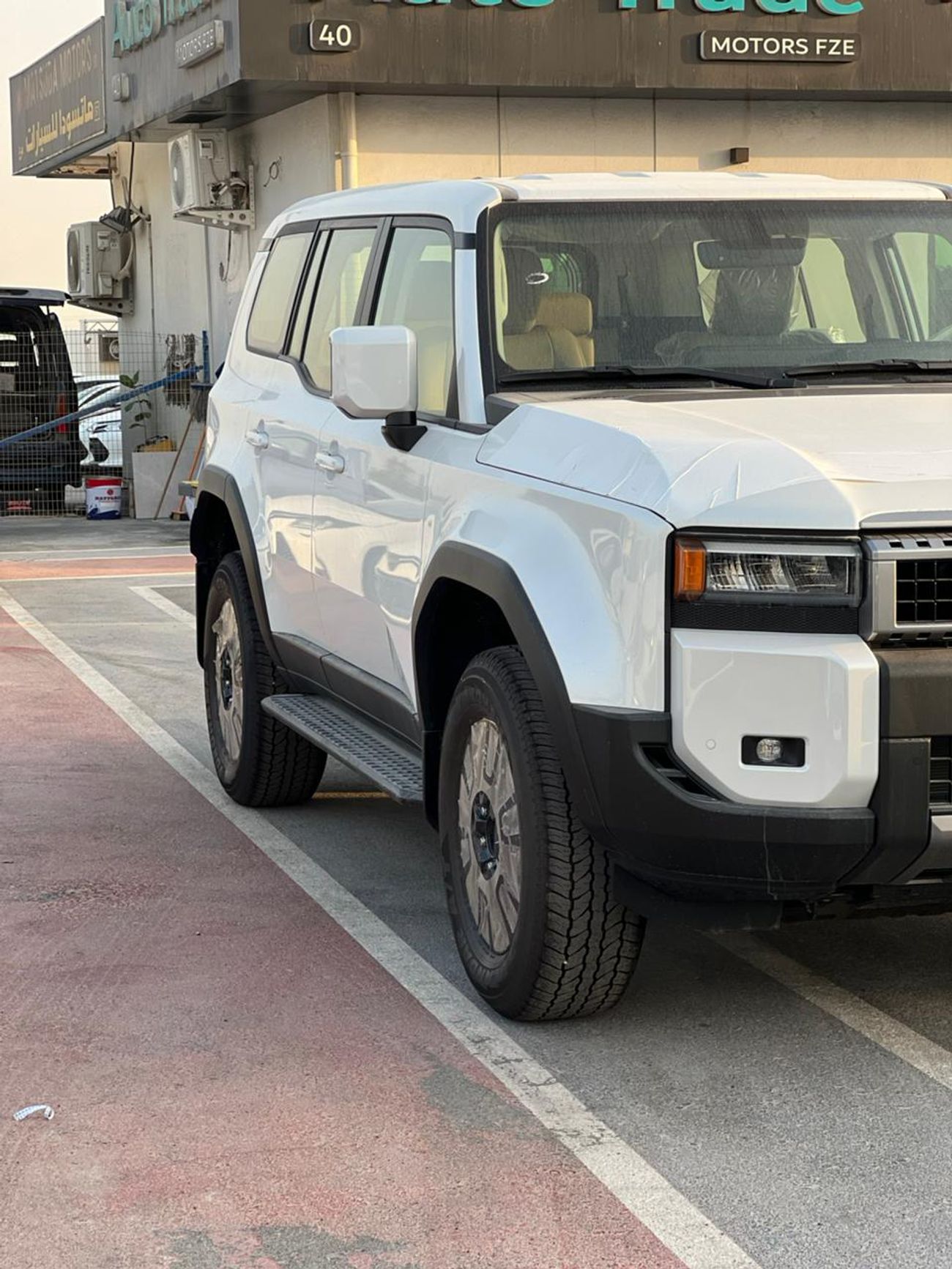 Toyota Prado txl 2.8T - Automatic . deseil . SUV/Crossover . Four Wheel Drive . 7 Seats . 5 Doors ▾