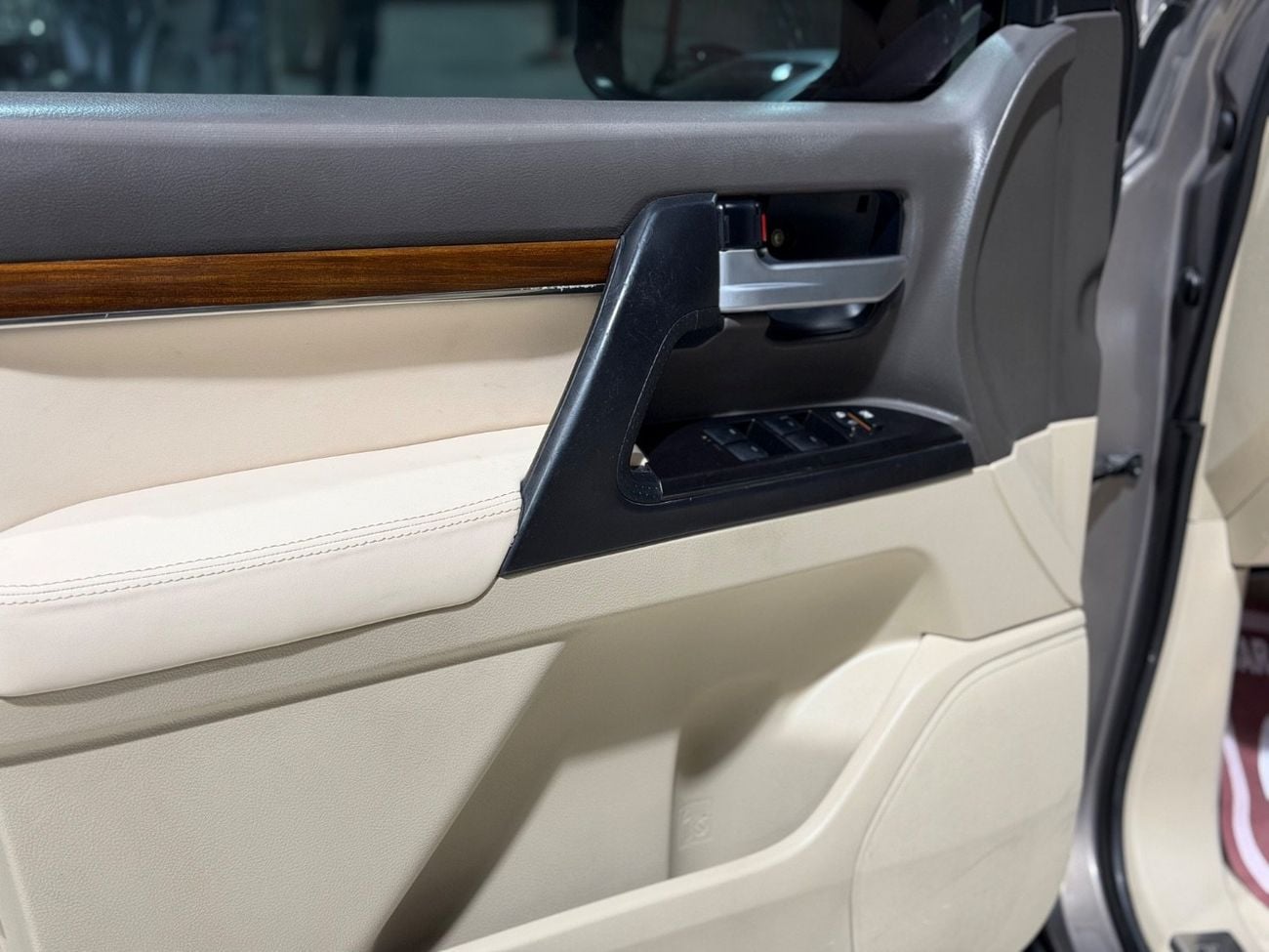 Toyota Land Cruiser GXR+ 4.0L