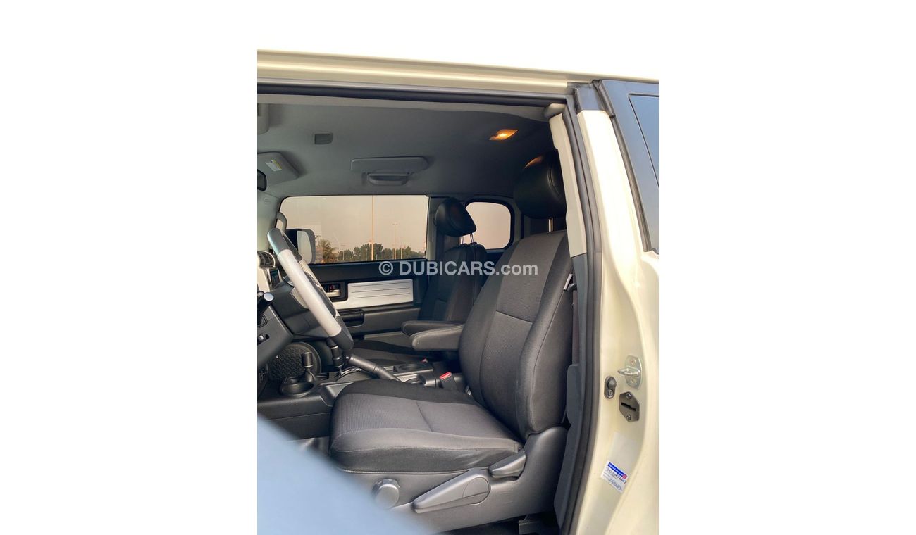 Toyota FJ Cruiser Toyota FG CRUISER  2009 GCC FULL OPTION ORIGINAL PAINT NO ACCIDENT