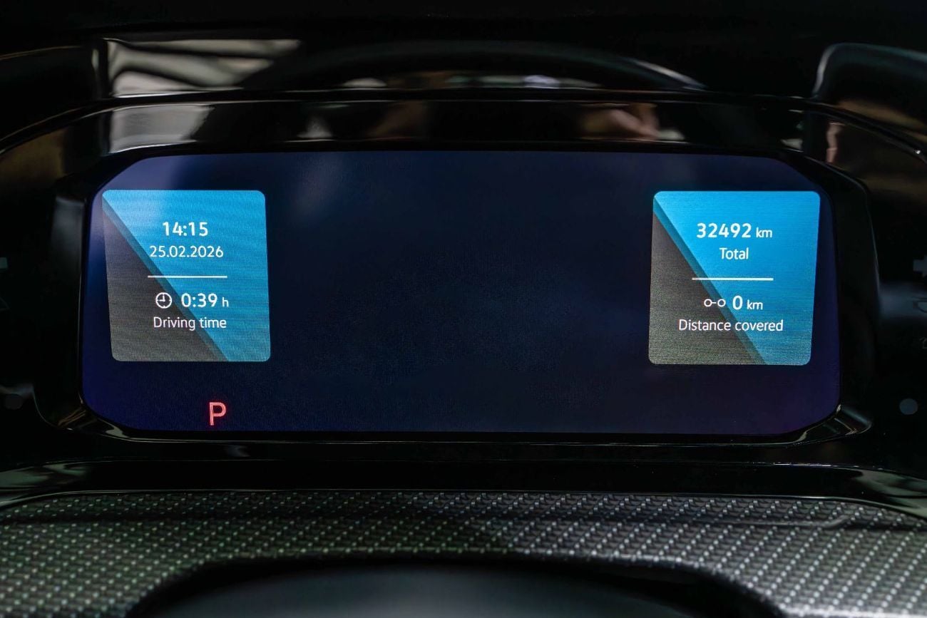 Volkswagen Golf R Base 2.0T R Performance Package-Warranty and Service Contract From Main Dealer-FSH