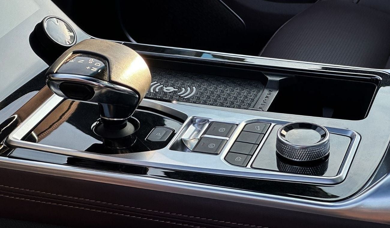 جيتور X90 بلس Luxury 1.6L Turbo 4 Cylinders 2024 Low Mileage Warranty 3 Years