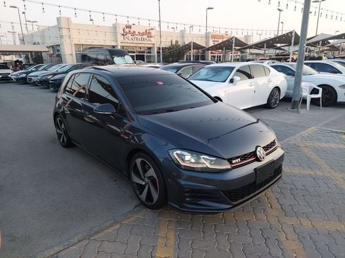 فولكس واجن جولف GTI 2.0L