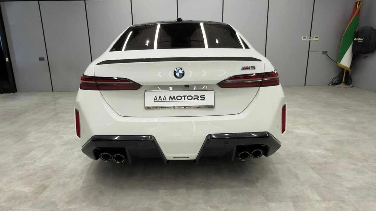 BMW M5 Competition G90 - GCC Specs with dealer warranty and service